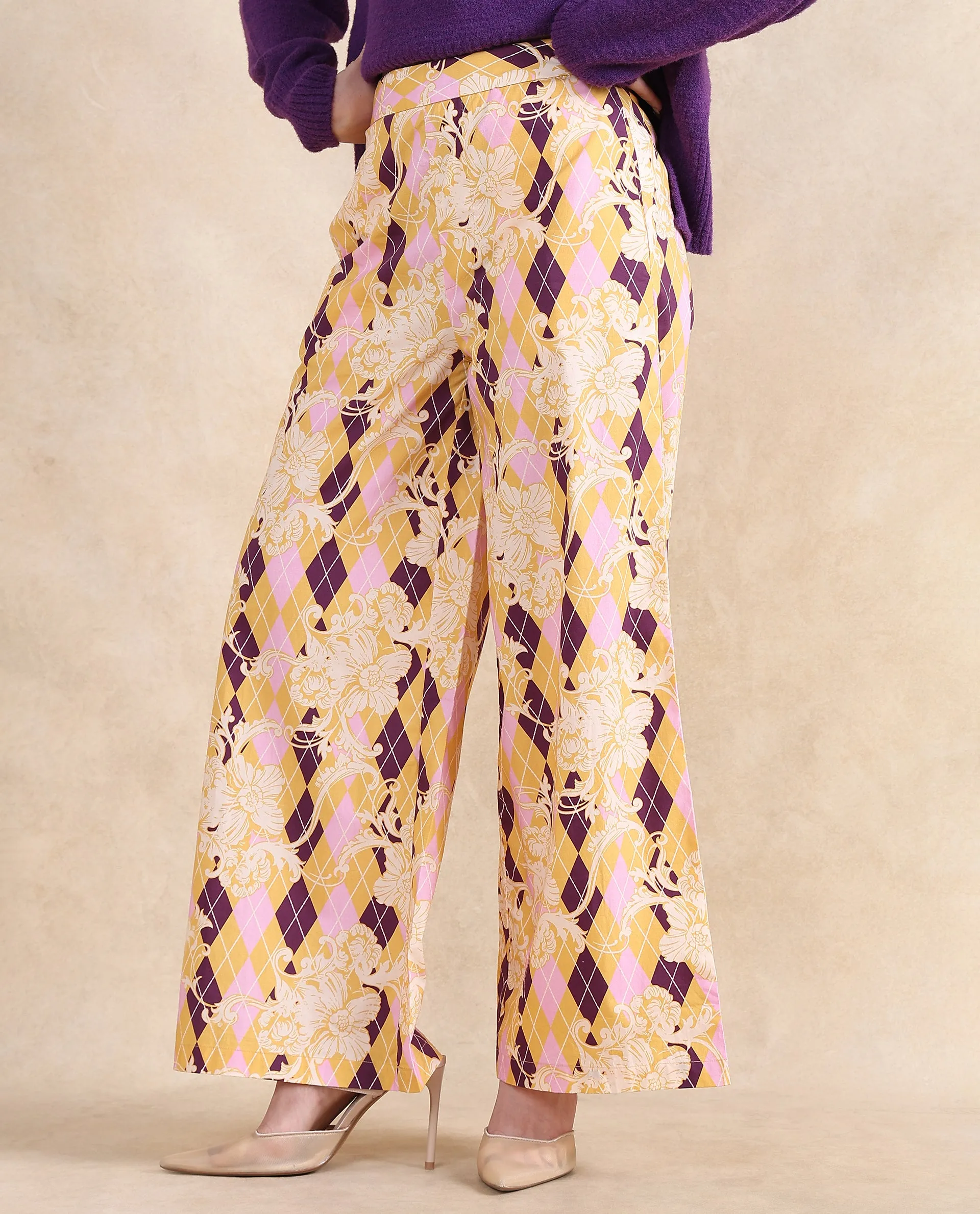 Rareism Women Bari Light Multi Cotton Fabric Zipper Closure Wide Fit Ankle Length Geometric Print Trouser